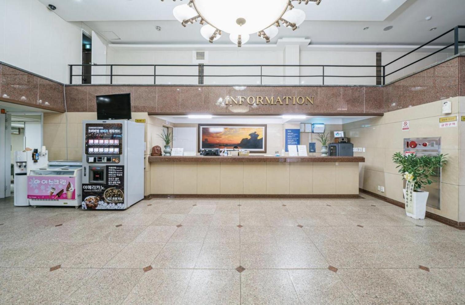 Manhattan Hotel 済州市 エクステリア 写真